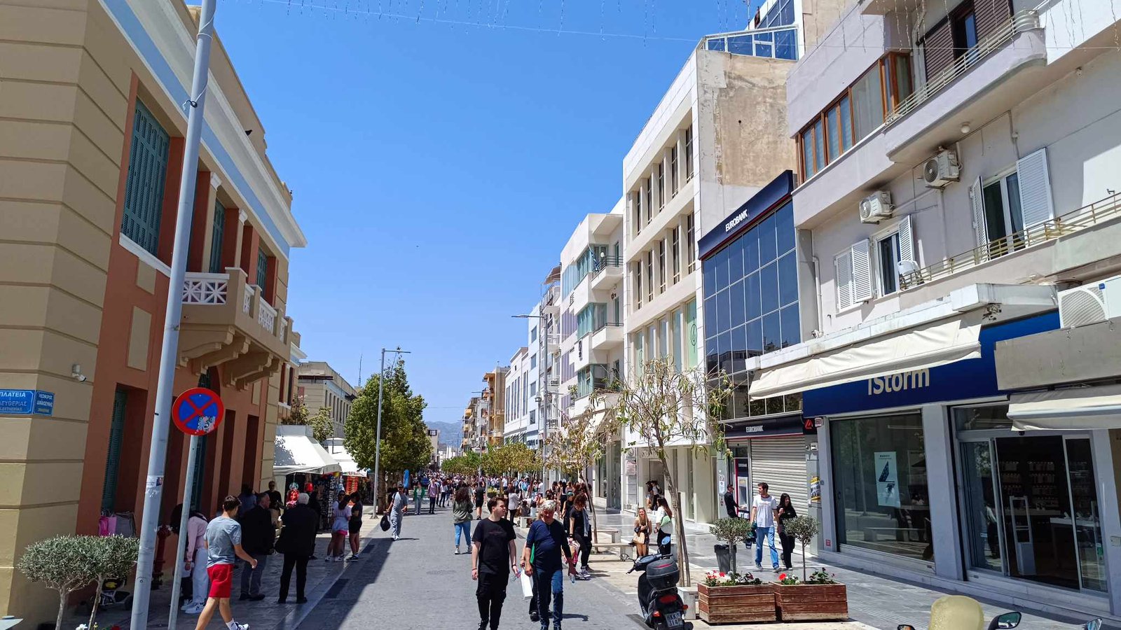 Ουσιαστικά αμετάβλητο το οικονομικό κλίμα τον Δεκέμβριο εν μέσω αντίρροπων τάσεων