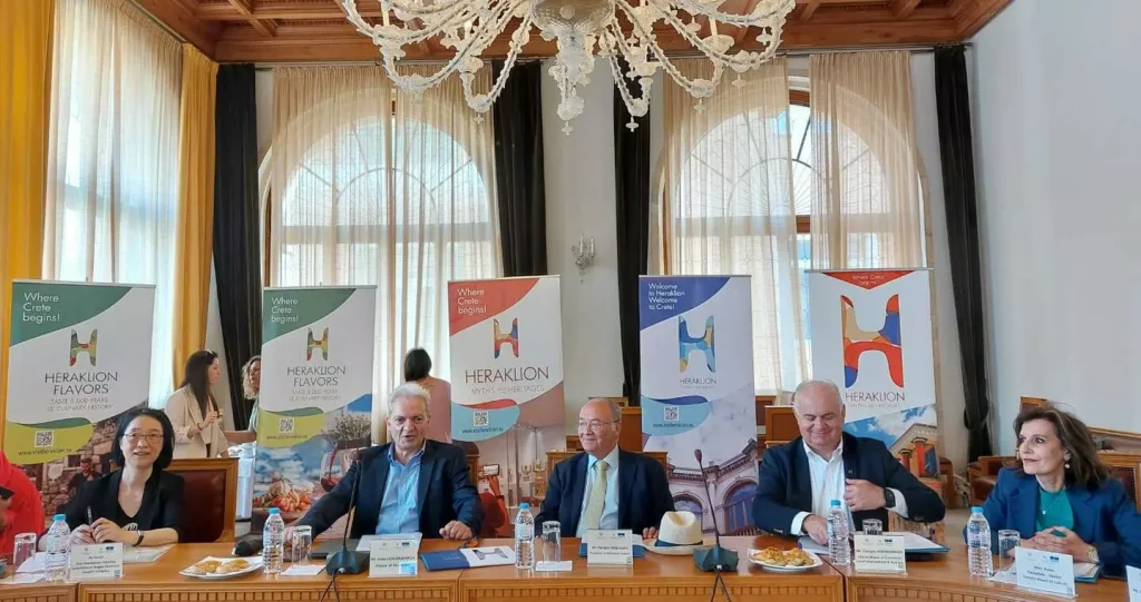 Ηράκλειο: Θερμή υποδοχή σε αντιπροσωπεία από αδελφοποιημένο Δήμο Νίνγκμπο της Κίνας