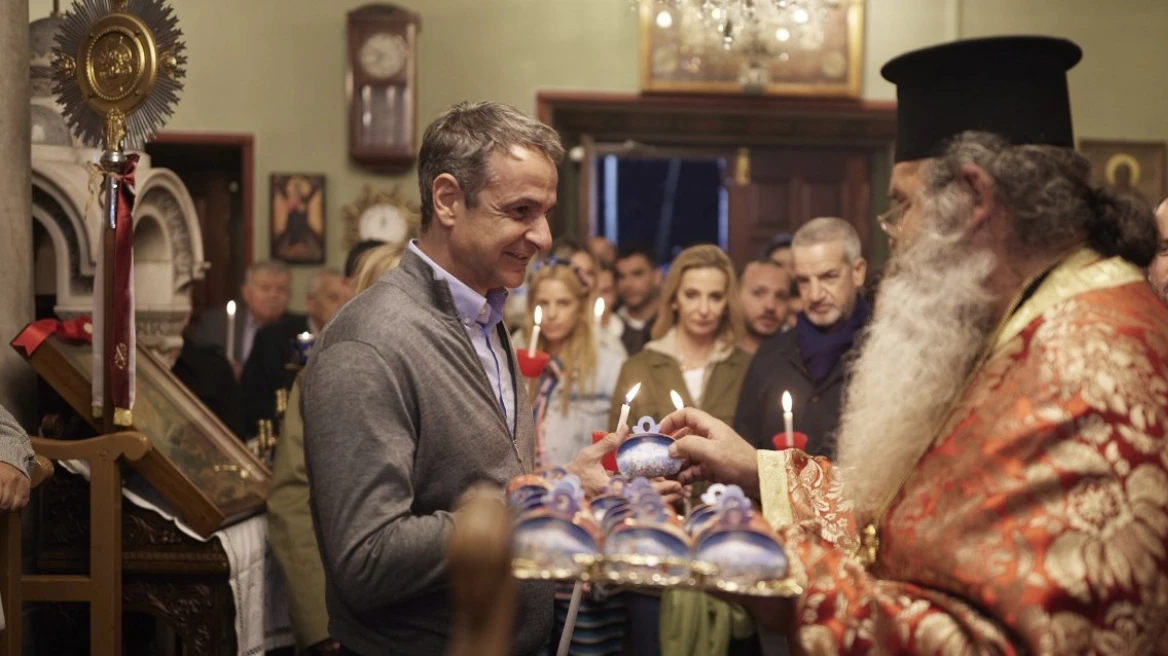 Ανάσταση στην Τήνο έκανε ο Κυριάκος Μητσοτάκης