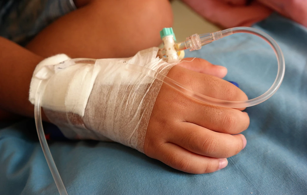 Θεσσαλονίκη: Μάχη για τη ζωή δίνει βρέφος που πήραν φωτιά τα ρούχα του