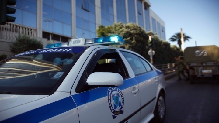Αυτροτραυματίστηκε η 57χρονη στη Νίκαια, σύμφωνα με τον ιατροδικαστή – Αφέθηκε ελεύθερος ο σύζυγός της
