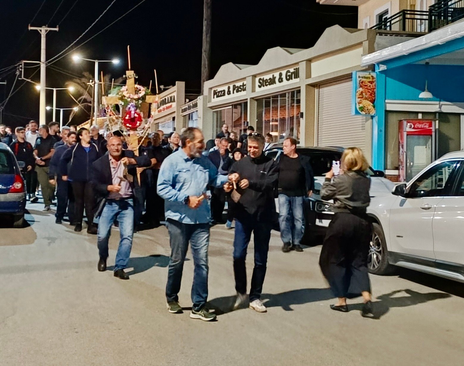 Το χωριό με τα σήμαντρα έστειλε μήνυμα με τον Επιτάφιο για τα τροχαία δυστυχήματα