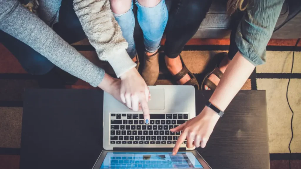 Σε περισσότερους από 145.000 νέους το Youth Pass