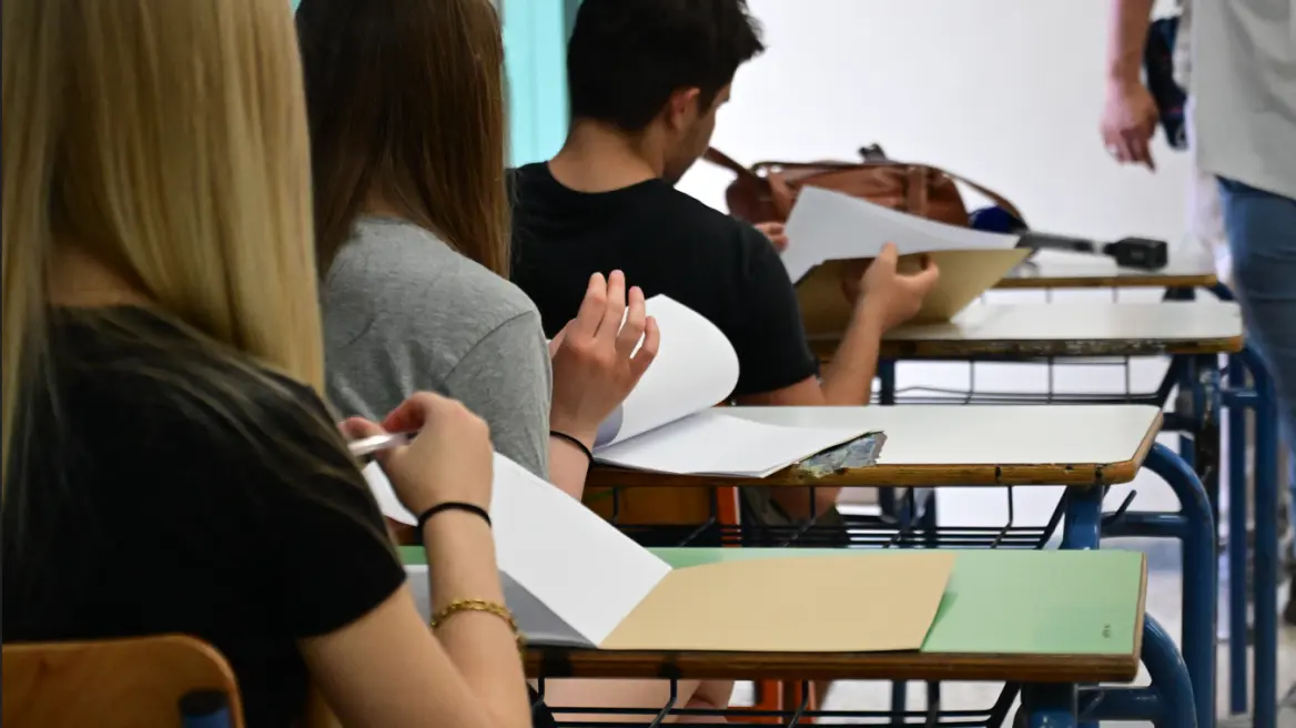 Υπουργείο Παιδείας: Με μοντέλο Πανελλαδικών οι εξετάσεις για τα Πρότυπα Σχολεία