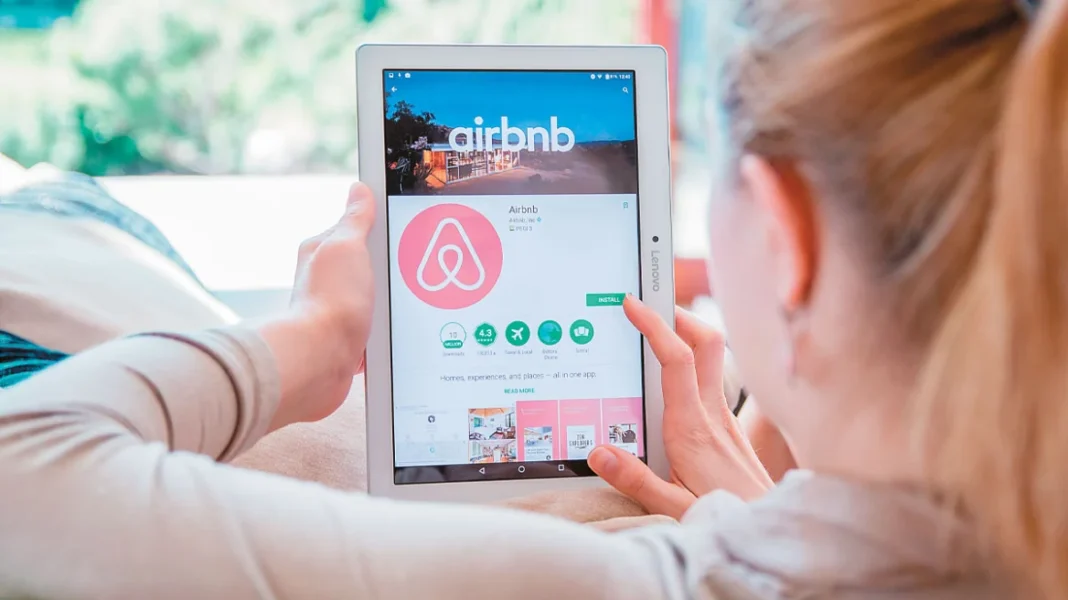 Οι κλίνες Airbnb ξεπέρασαν τα ξενοδοχεία στην Αττική