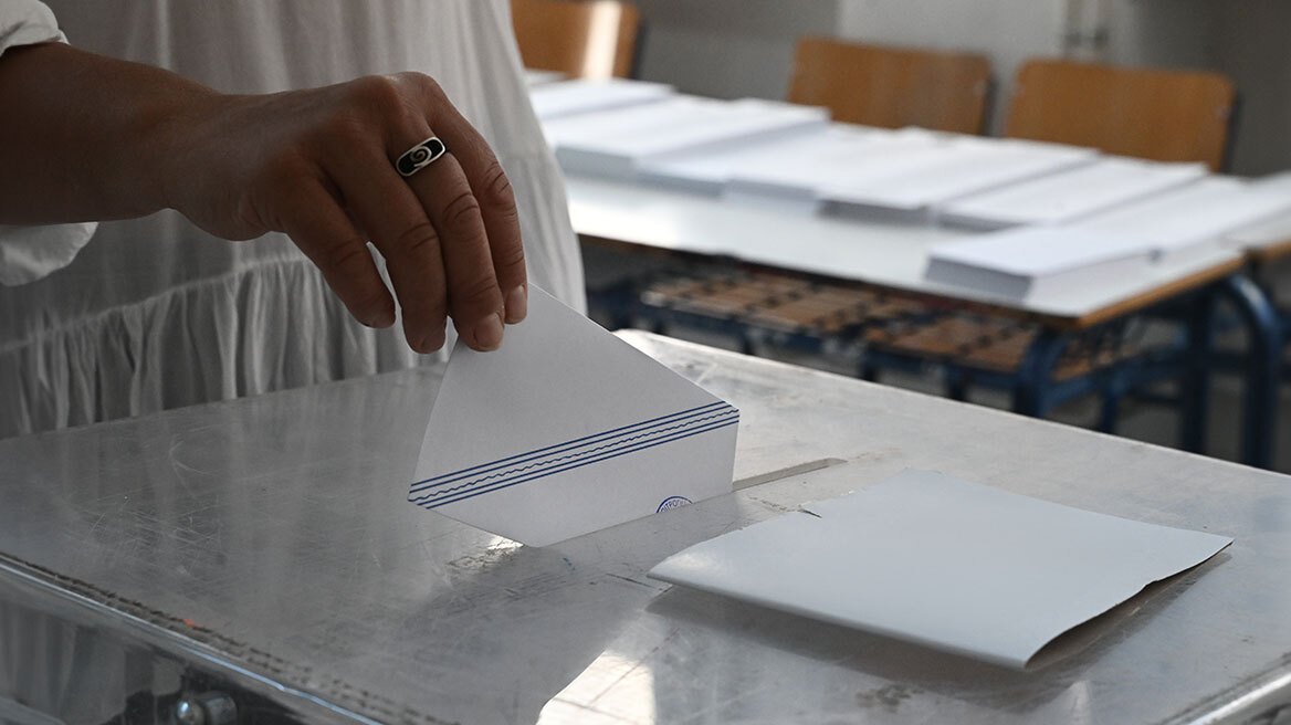 Marc: Στο 30% η Ν.Δ., στις 16,5 μονάδες το προβάδισμα από το ΠΑΣΟΚ – Υπεροχή Μητσοτάκη έναντι… Τσίπρα