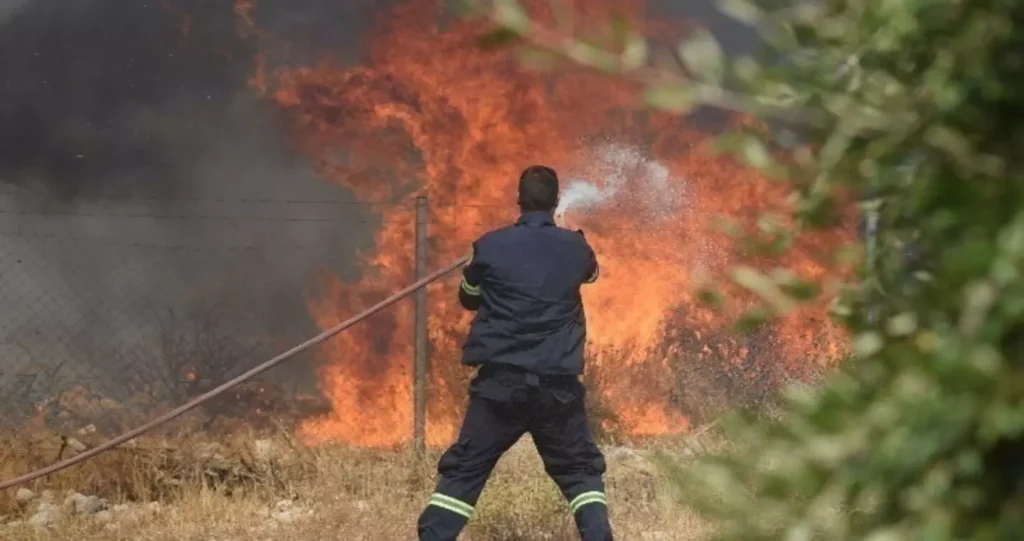 Συναγερμός για φωτιά στις Κάτω Ασίτες Ηρακλείου-Ήχησε το 112