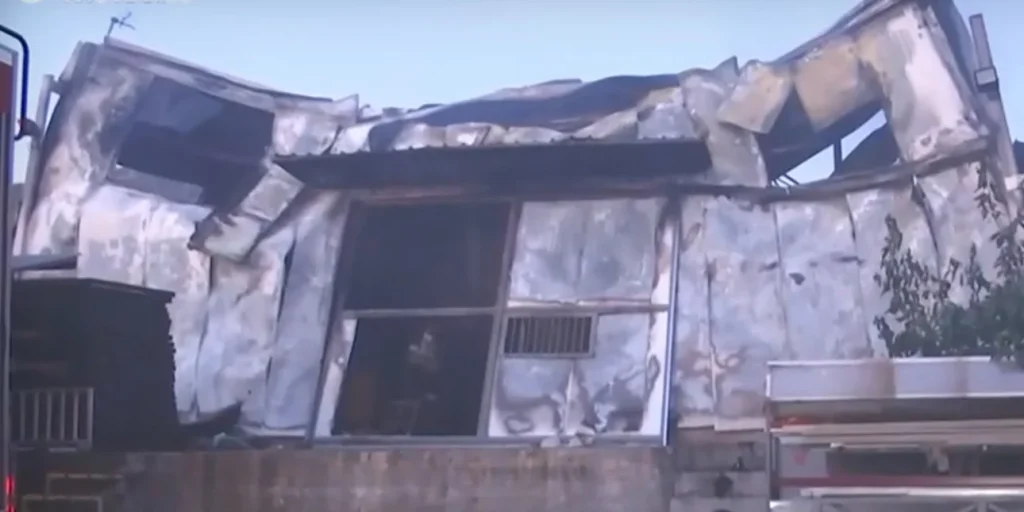 Μεγάλη φωτιά σε αποθήκη με σκηνικά