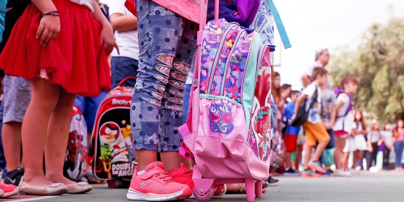 Καύσωνας: Μέτρα προστασίας για σχολεία, ευπαθείς ομάδες και Δημόσιο