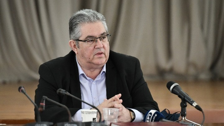 Με τους εργάτες της ΛΑΡΚΟ ο Κουτσούμπας