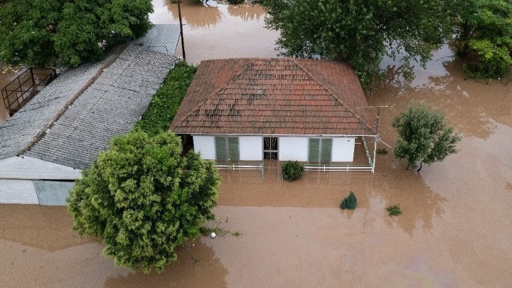 Ρυθμίζονται ληξιπρόθεσμες οφειλές για τους πληγέντες από πλημμύρες