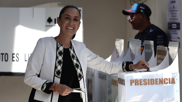 Εκλογές στο Μεξικό: Η υποψήφια του κυβερνώντος κόμματος Σέινμπαουμ οδεύει προς θριαμβευτική επικράτηση