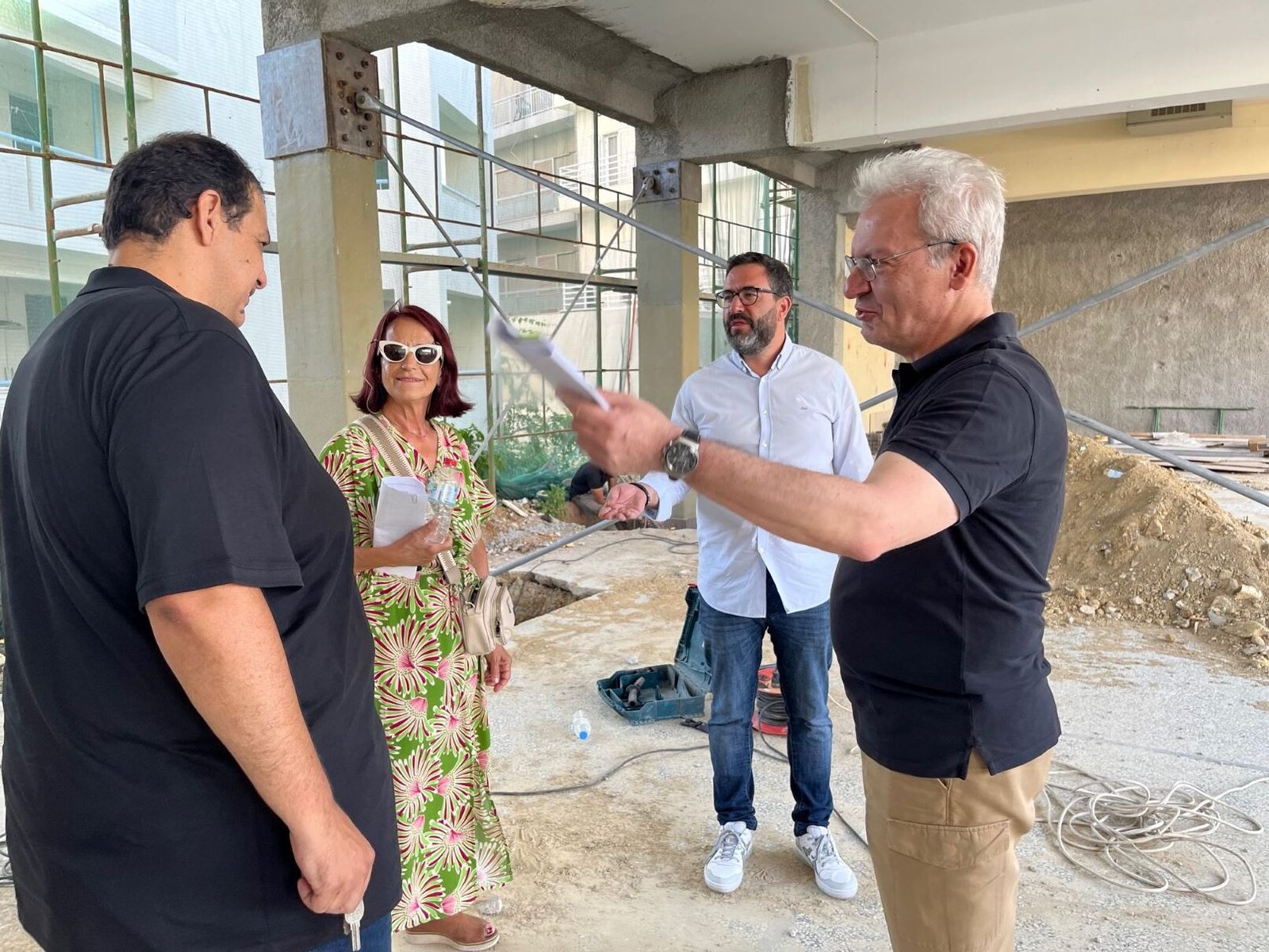 Στην 4η Κοινότητα ο Δήμαρχος για να ελέγξει πού θα παρέμβει ο δήμος με ασφαλτοστρώσεις