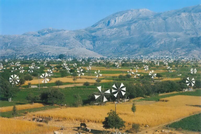 Θέλουν πρότυπο αιολικό πάρκο στο Οροπέδιο