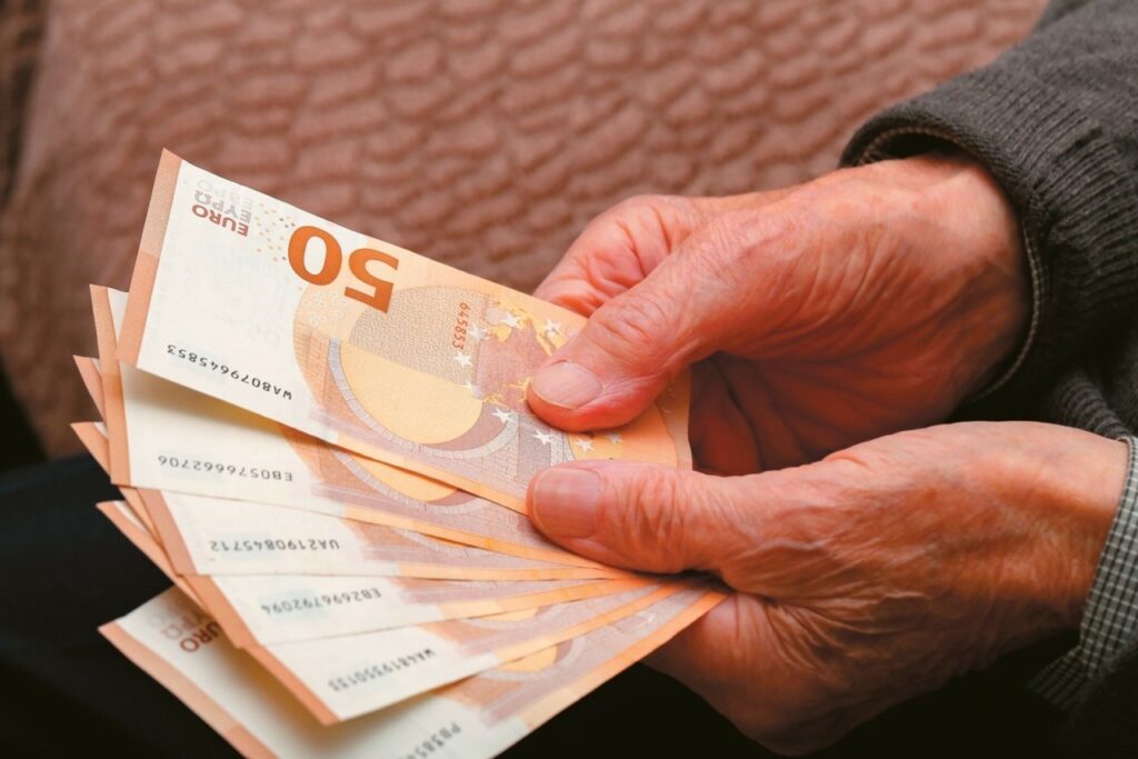 Έρχεται μίνι ασφαλιστικό για συντάξεις χηρείας