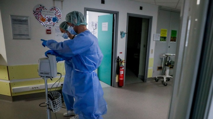 Εξίσου σοβαρές με την αρχική νόσο οι επαναμολύνσεις Covid