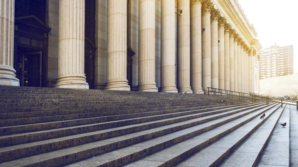 Μεγάλο “αγκάθι” για τις επενδύσεις το ελληνικό δικαστικό σύστημα