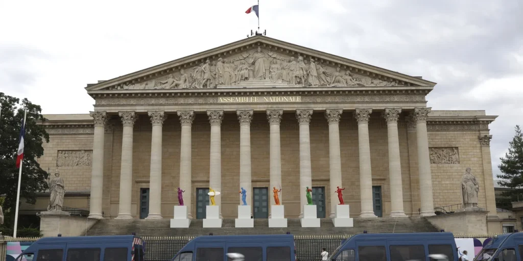 Γαλλία: Πήρε 11,5 δις από τις αγορές μετά τις εκλογές