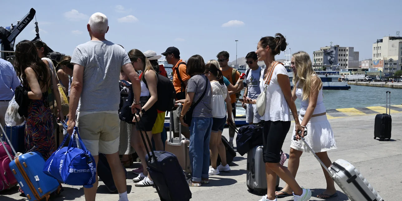 Καμπανάκι επιδημίας! Κάντε τεστ! Τριπλάσια κρούσματα Covid σε σχέση με πέρυσι