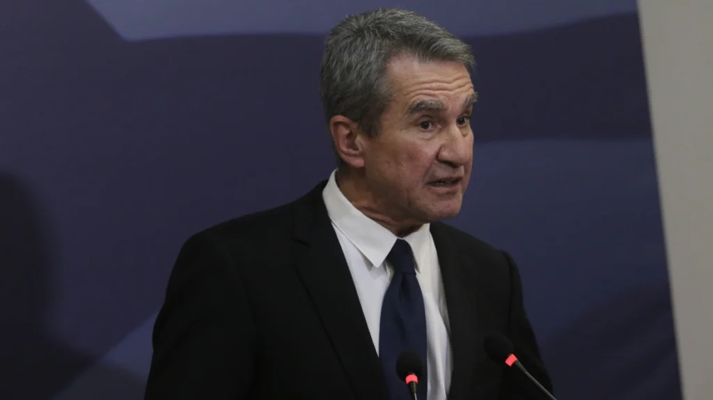 Λοβέρδος: Ζητά να αποκαλυφθούν “Σαράφης” και “Κελέση” της Novartis