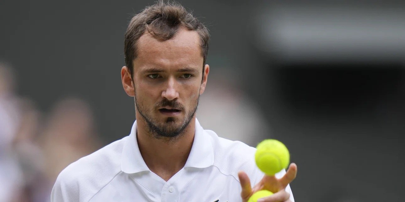 Ο Μεντβέντεφ έβρισε ελληνίδα διαιτητή στο Γουίμπλεντον