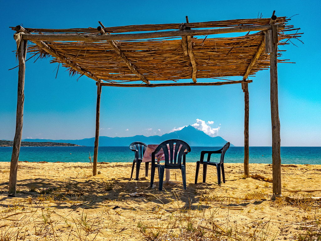 Αυξάνονται οι απάτητες παραλίες
