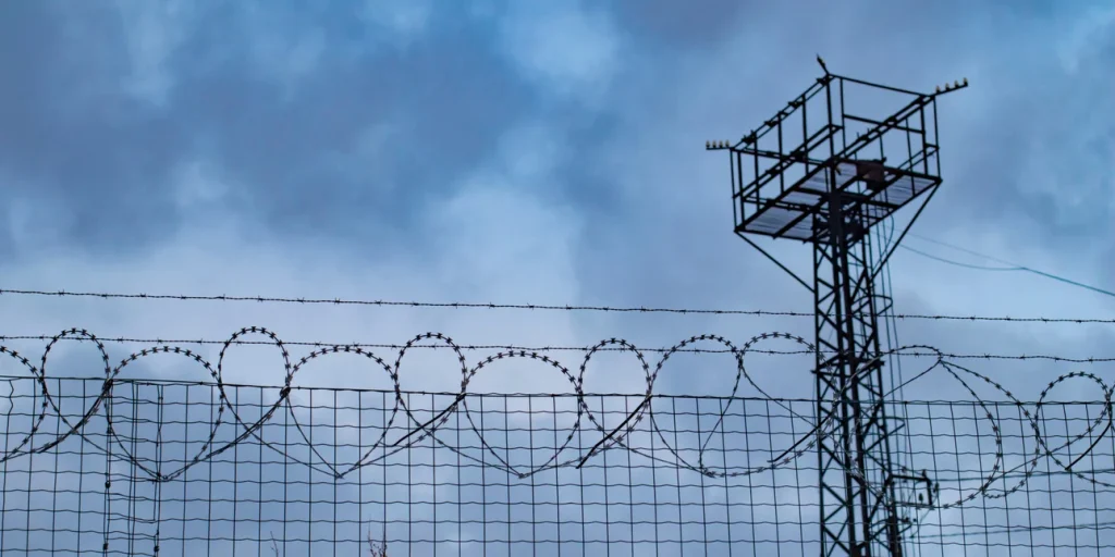 Ξέφρενο πάρτυ γενεθλίων στις … φυλακές Ιωαννίνων!