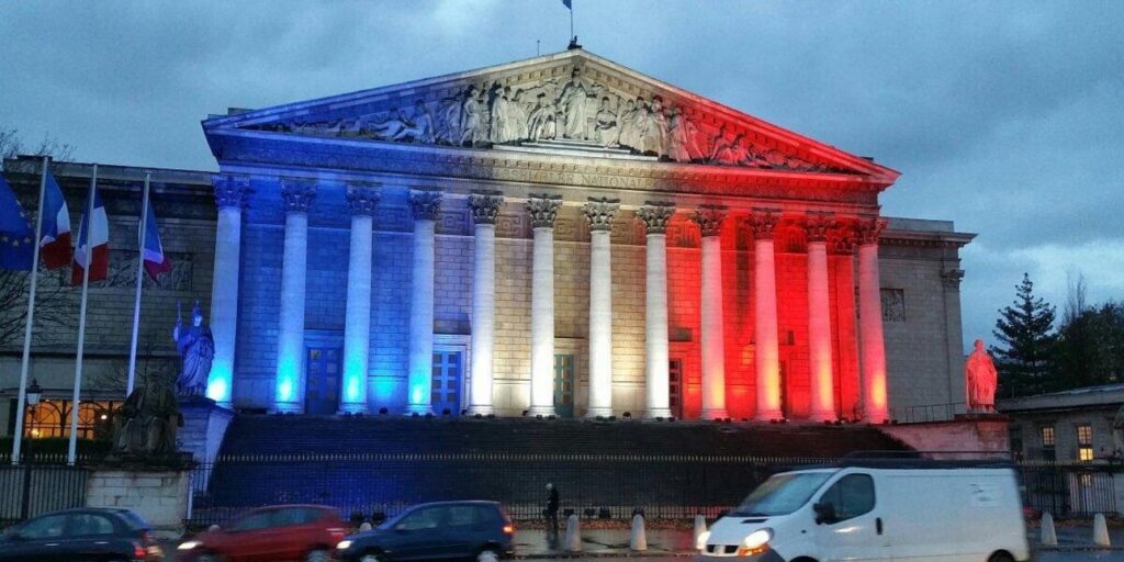 Γκαμπριέλ Αττάλ και κυβέρνηση συνεργασίας θέλουν οι Γάλλοι