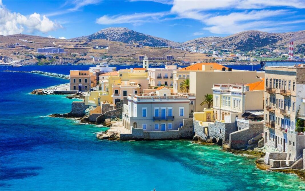 Στουρνάρας: Αναμενόμενες δύο ακόμα μειώσεις επιτοκίων