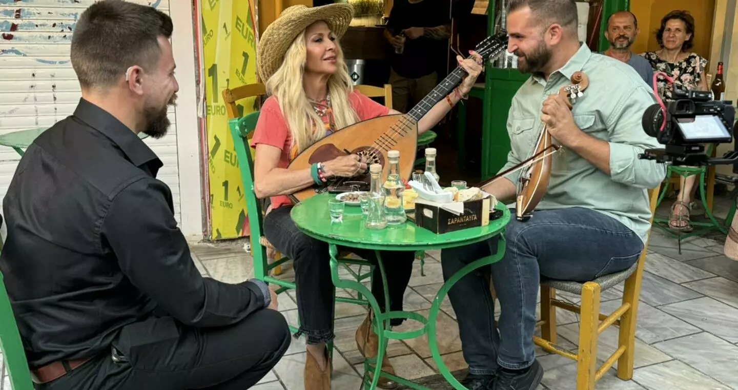 Στο κέντρο με Γλυκοκόκαλο η Βίσση!