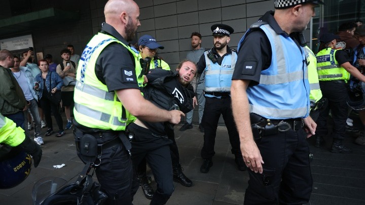 Ενισχύονται τα μέτρα ασφάλειας μετά από τις νυχτερινές ταραχές στο Σάντερλαντ