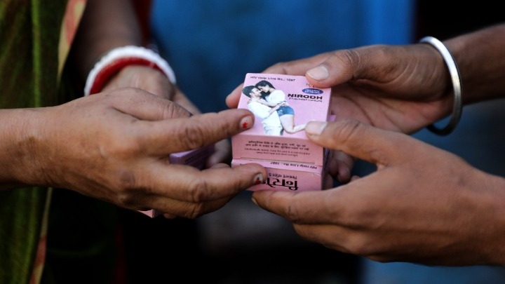 ΠΟΥ: Η χρήση προφυλακτικού μειώνεται με «ανησυχητικό» τρόπο μεταξύ των εφήβων στην Ευρώπη