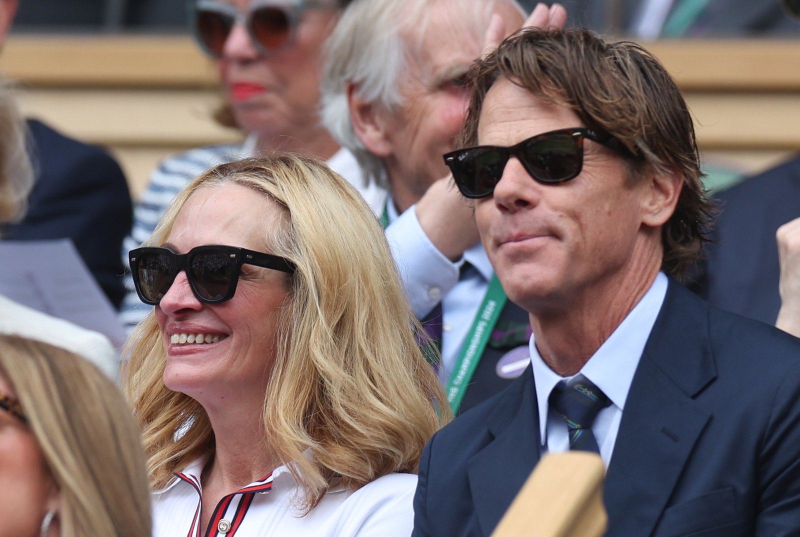 Ο Έρικ Ρόμπερτς ζητά συγγνώμη από την αδερφή του Τζούλια Ρόμπερτς στα απομνημονεύματά του