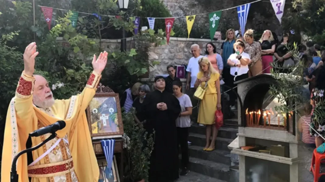 Διώχνουν τον Λουπασάκη και από τα Χανιά