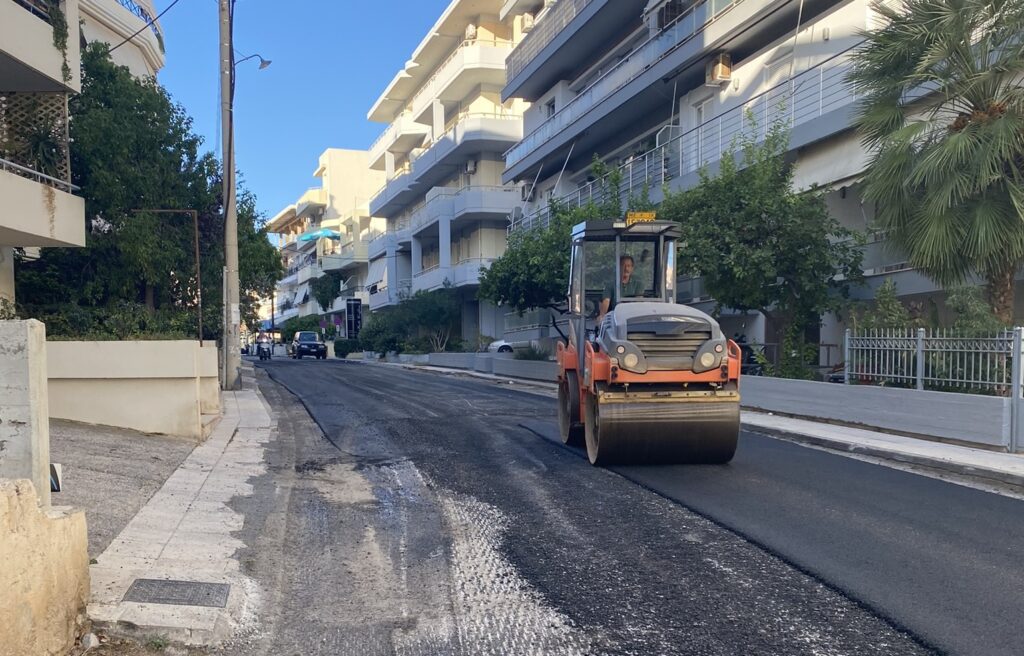 Συνεχίζονται τα έργα ασφαλτοστρώσεων στο Δήμο Ηρακλείου