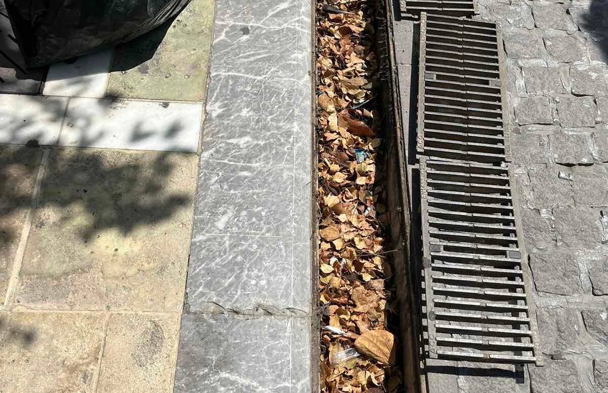 Συνεχίζεται ο καθαρισμός σχαρών και φρεατίων από τη ΔΕΥΑΗ