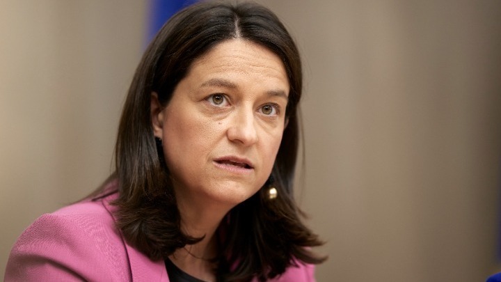 Ν. Κεραμέως: Προτεραιότητά μας να επιστρέψουμε το πλεόνασμα στην κοινωνία – Στα €49 δισ. οι απλήρωτες οφειλές στον e-ΕΦΚΑ