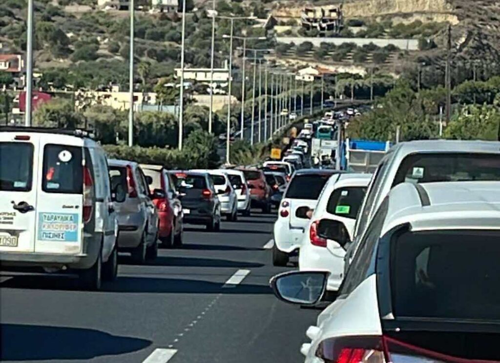 Ούρες… ταλαιπωρίας στο ΒΟΑΚ (Photos)