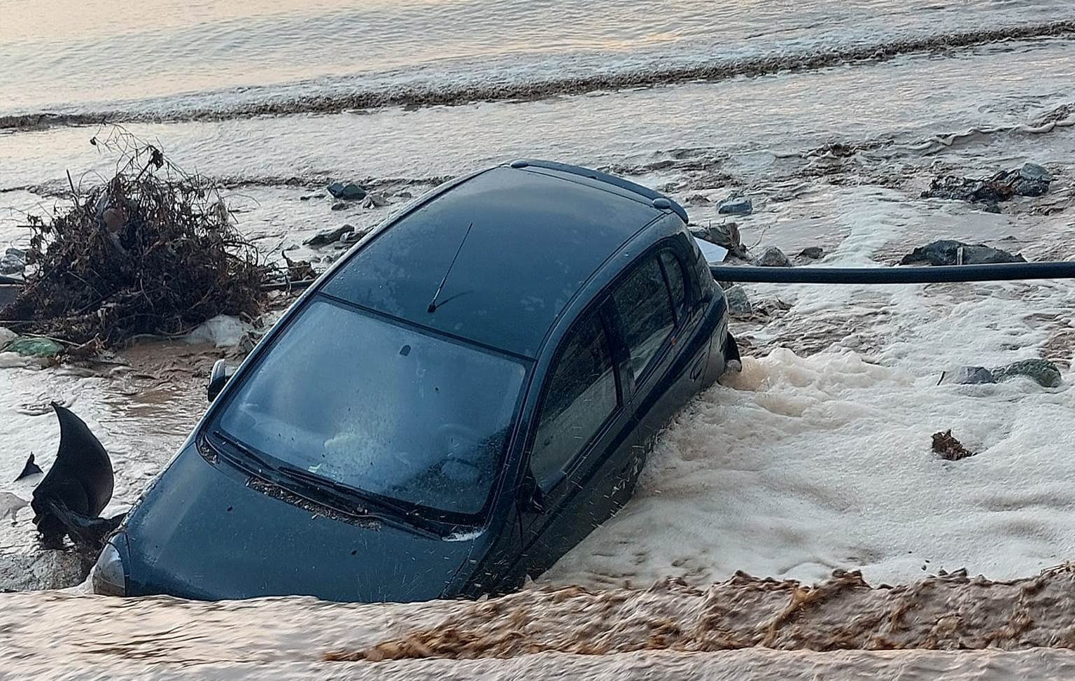 Μεγάλες ζημιές στο Παλαιόκαστρο από τη βροχή