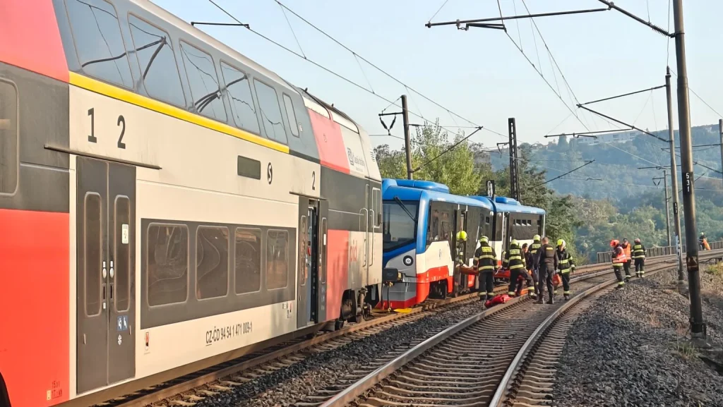Τσεχία: Σύγκρουση τρένων στην Πράγα- Τουλάχιστον 35 τραυματίες