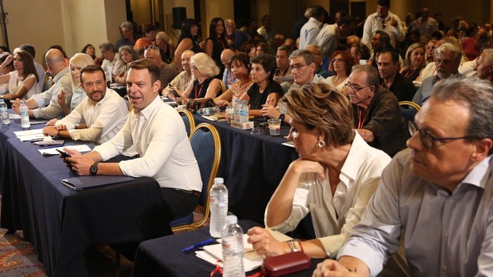Πρόταση μομφής κατέθεσαν 100 μέλη της Κεντρικής Επιτροπής του ΣΥΡΙΖΑ-ΠΣ