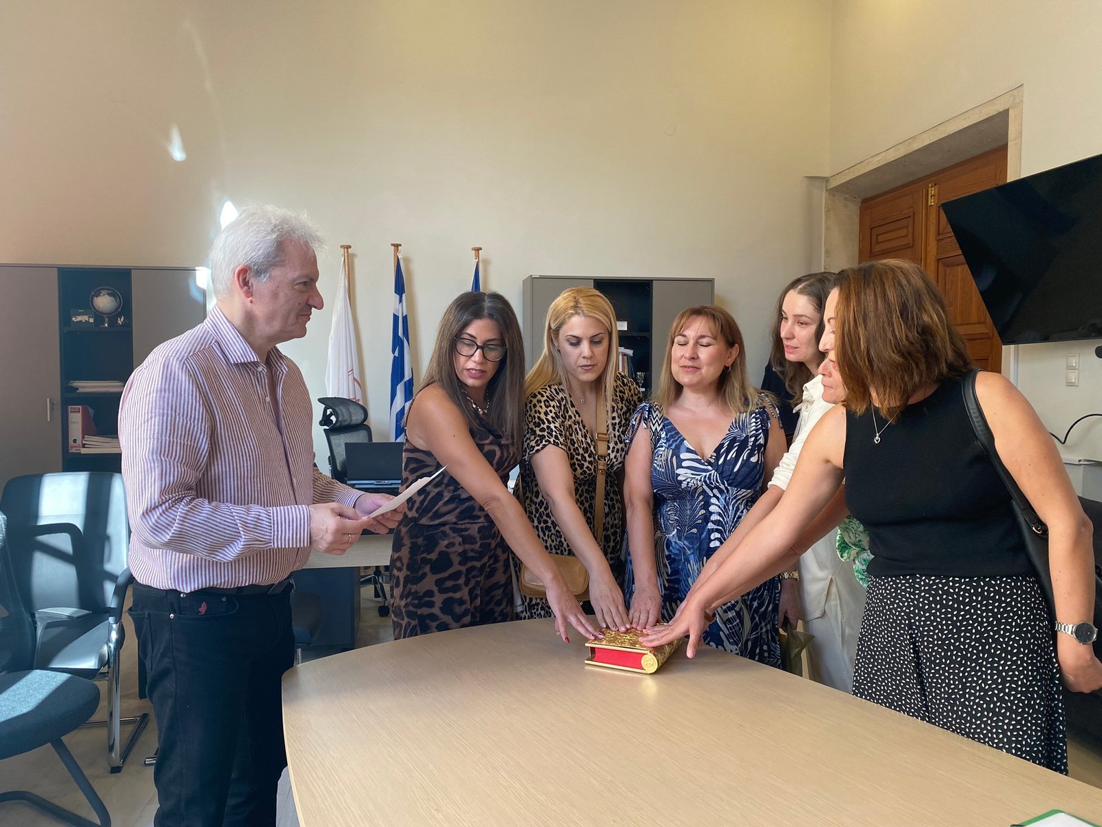 Ορκωμοσία 6 νέων υπαλλήλων στο πρόγραμμα Βοήθεια στο Σπίτι του Δήμου Ηρακλείου