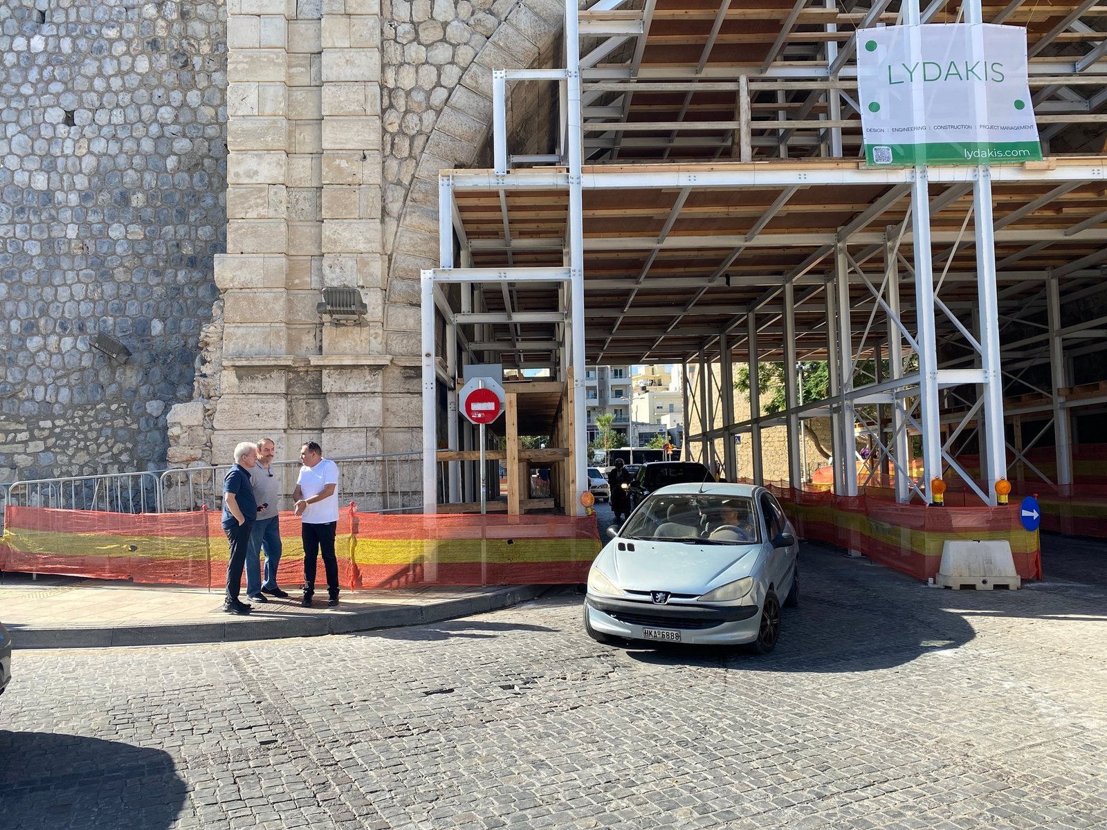 Ανοιχτή ξανά για τα οχήματα η Χανιόπορτα (Video)