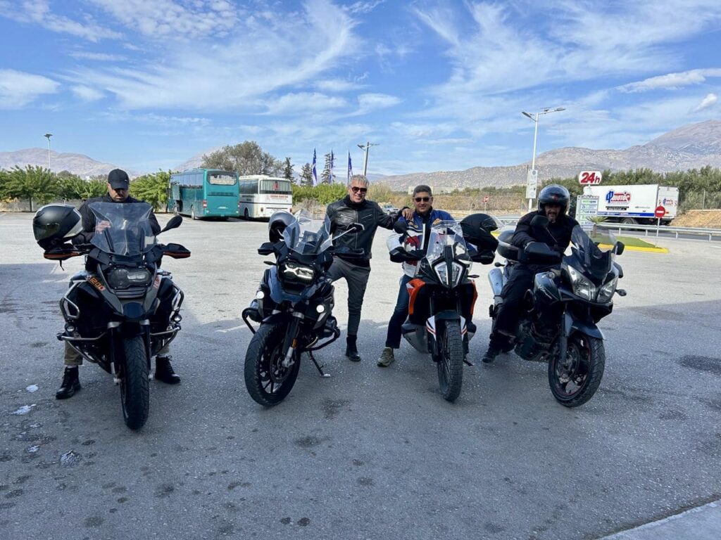 Τρομερά οργανωτικός και… είναι παντού ο Λ. Αυγενάκης