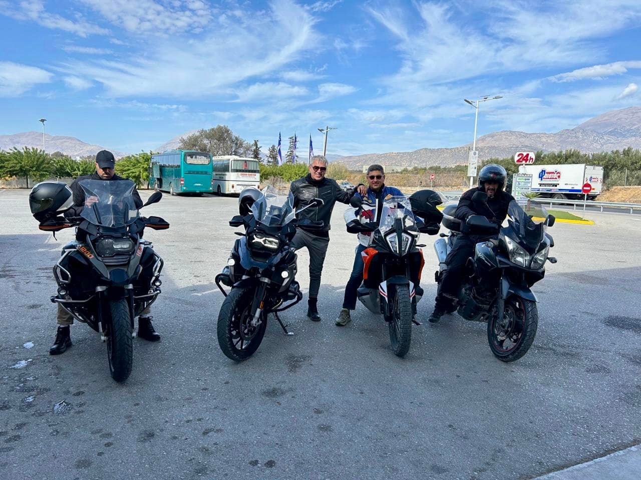 Τρομερά οργανωτικός και… είναι παντού ο Λ. Αυγενάκης