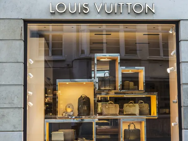 H Louis Vuitton ψάχνει το deal για τσάντες με βαμβάκι από τα Φάρσαλα