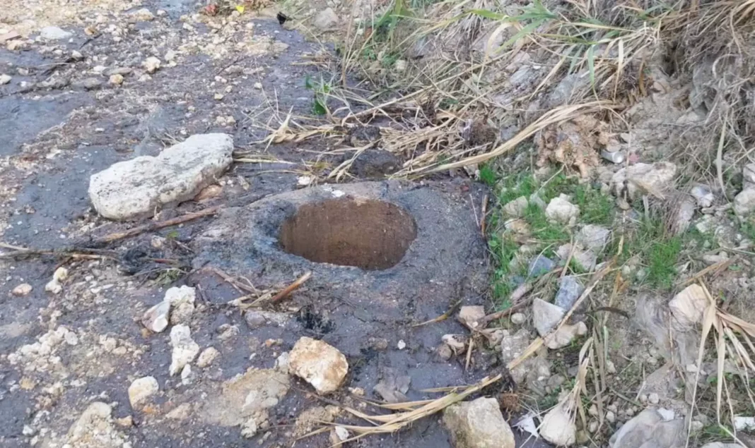 Έκλεψαν καπάκι φρεατίου στον Κατσαμπά