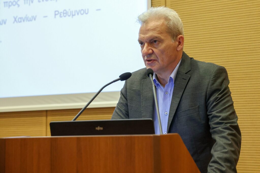 Ώρα ανακοινώσεων των νέων αντιδημάρχων από τον Αλ. Καλοκαιρινό