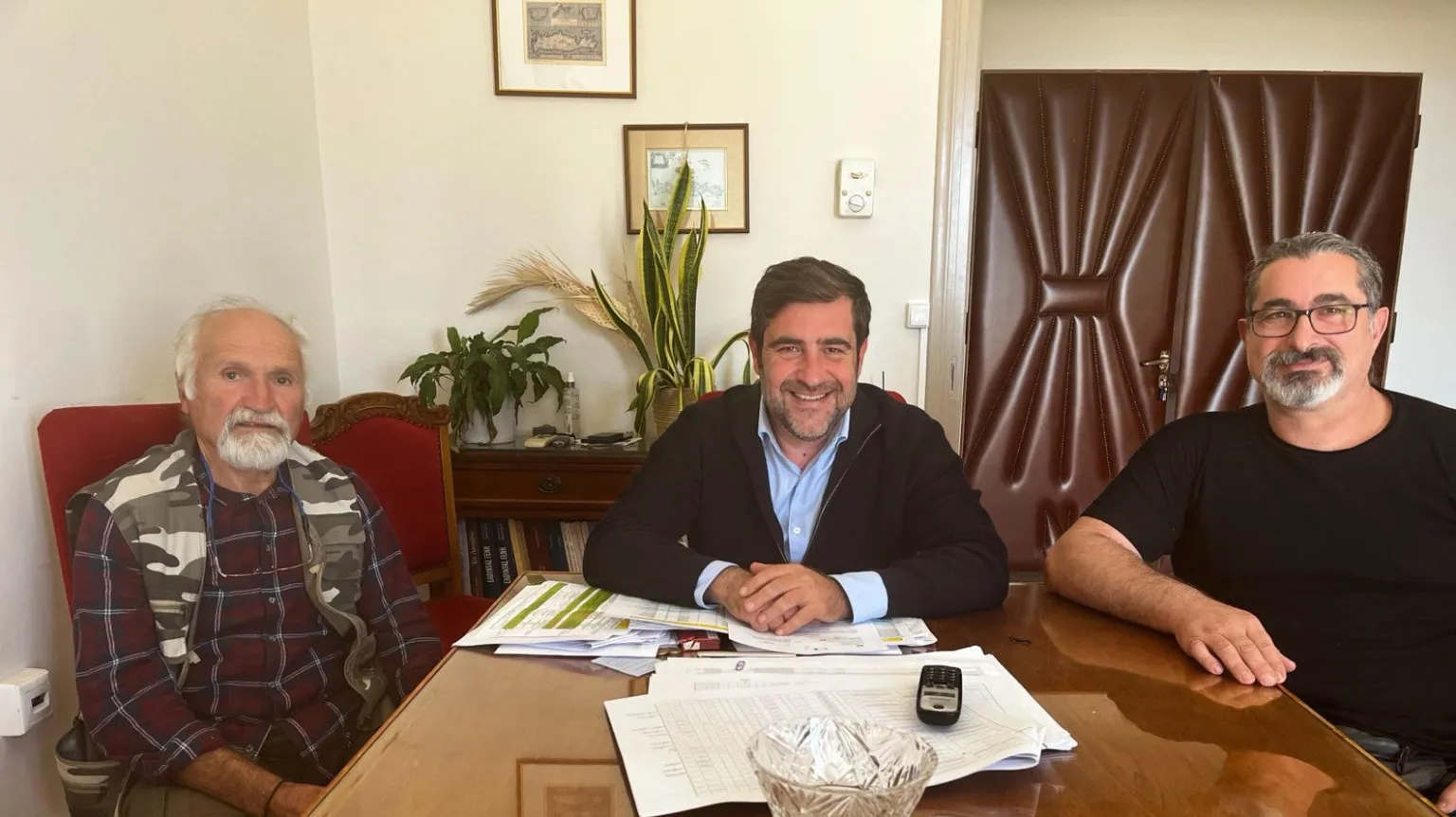 Συνάντηση Αντιπεριφερειάρχη Λασιθίου με τον πρόεδρο της δημοτικής κοινότητας Καστελίου και τον πρόεδρο της δημοτικής Κοινότητας Φουρνής