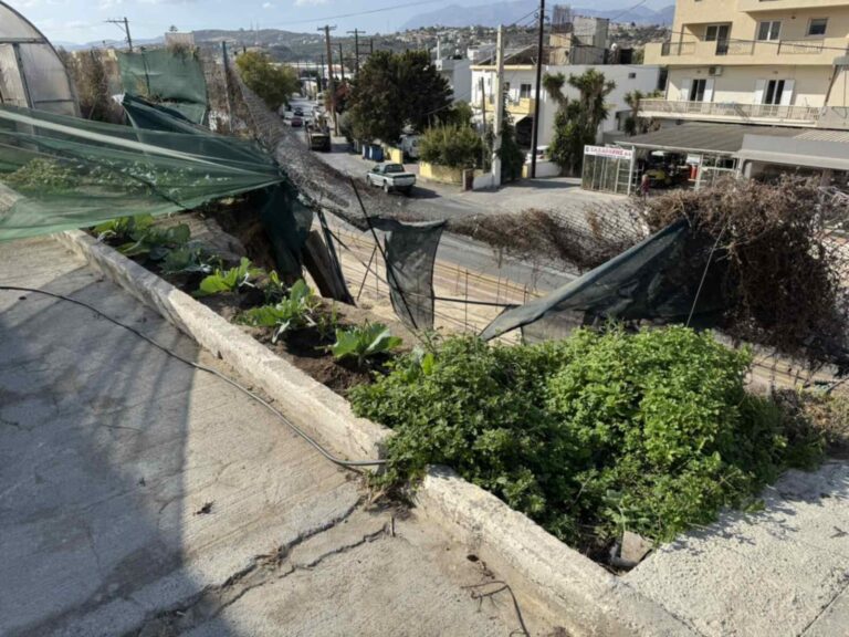 Κατολίσθηση σε πρανές στον Άη Γιάννη Χωστό, κινδύνευσαν δύο σχολεία (Photos)